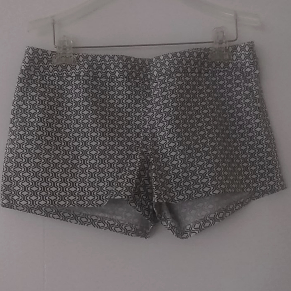 EXPRESS BLACK & WHITE DRESS SHORTS
